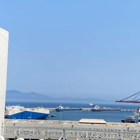Appartement A Ksar Sghir En Face Du Terminal Passagers De Ferry Port Tanger Med Exterior foto