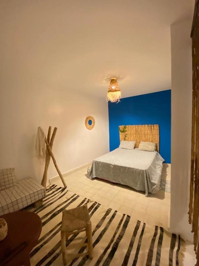Appartement A Ksar Sghir En Face Du Terminal Passagers De Ferry Port Tanger Med Exterior foto