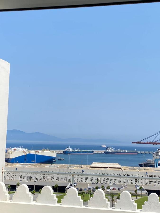 Appartement A Ksar Sghir En Face Du Terminal Passagers De Ferry Port Tanger Med Exterior foto